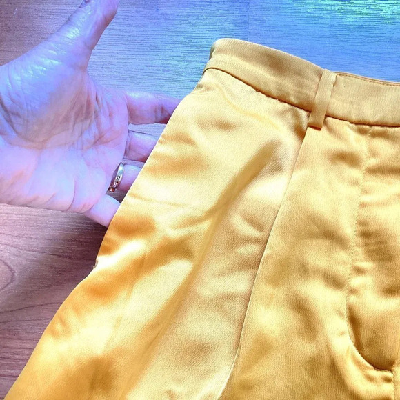 H&M Gold Satin-like High‎ Waisted Shorts, Size 2 - Picture 11 of 13
